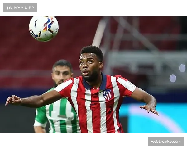 欧冠场馆科技升级：声学工程与草皮优化助力战术表现